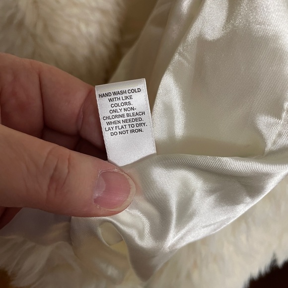 Cato Woman white furry jacket - Picture 3 of 5